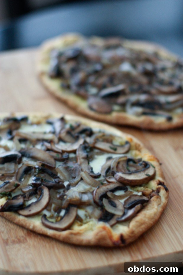 Ψητές Φλατμπρέντ με Πέστο και Μανιτάρια Portabella | AggiesKitchen.com #ψήσιμο #μανιτάρια #χορτοφαγικό #πίτσα #ορεκτικό