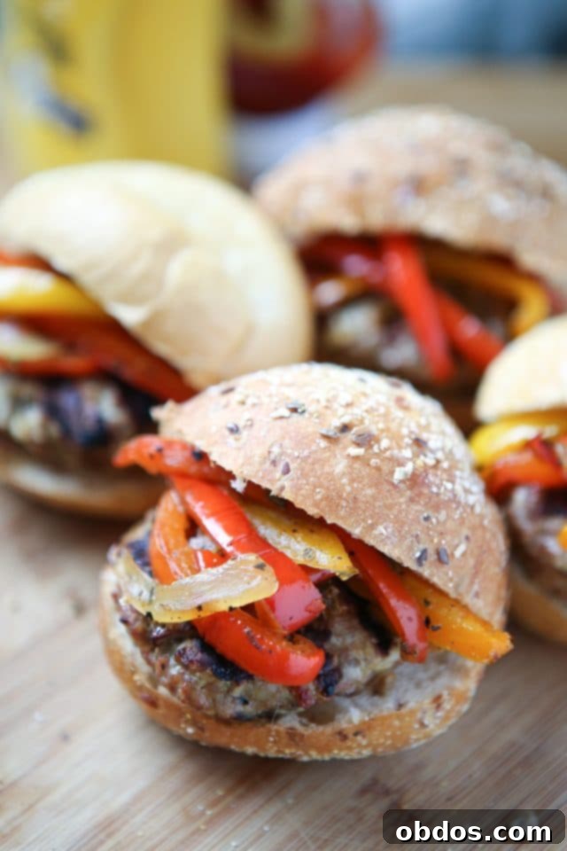 Θα λατρέψετε αυτά τα Ιταλικά Sliders Λουκάνικου Γαλοπούλας - ενισχυμένα με μανιτάρια για επιπλέον θρεπτική αξία!