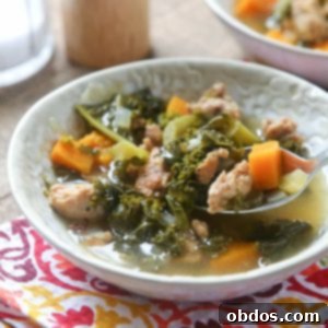 Paleo σούπα ιταλικού λουκάνικου και λαχανίδας με γλυκοπατάτες σε αργό μαγειρευτήρα