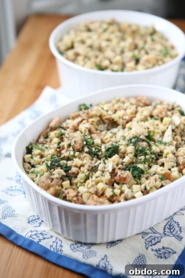 Πυρέξ Corningware με ιταλική γέμιση φτιαγμένη με ζυμαρικά και λουκάνικο